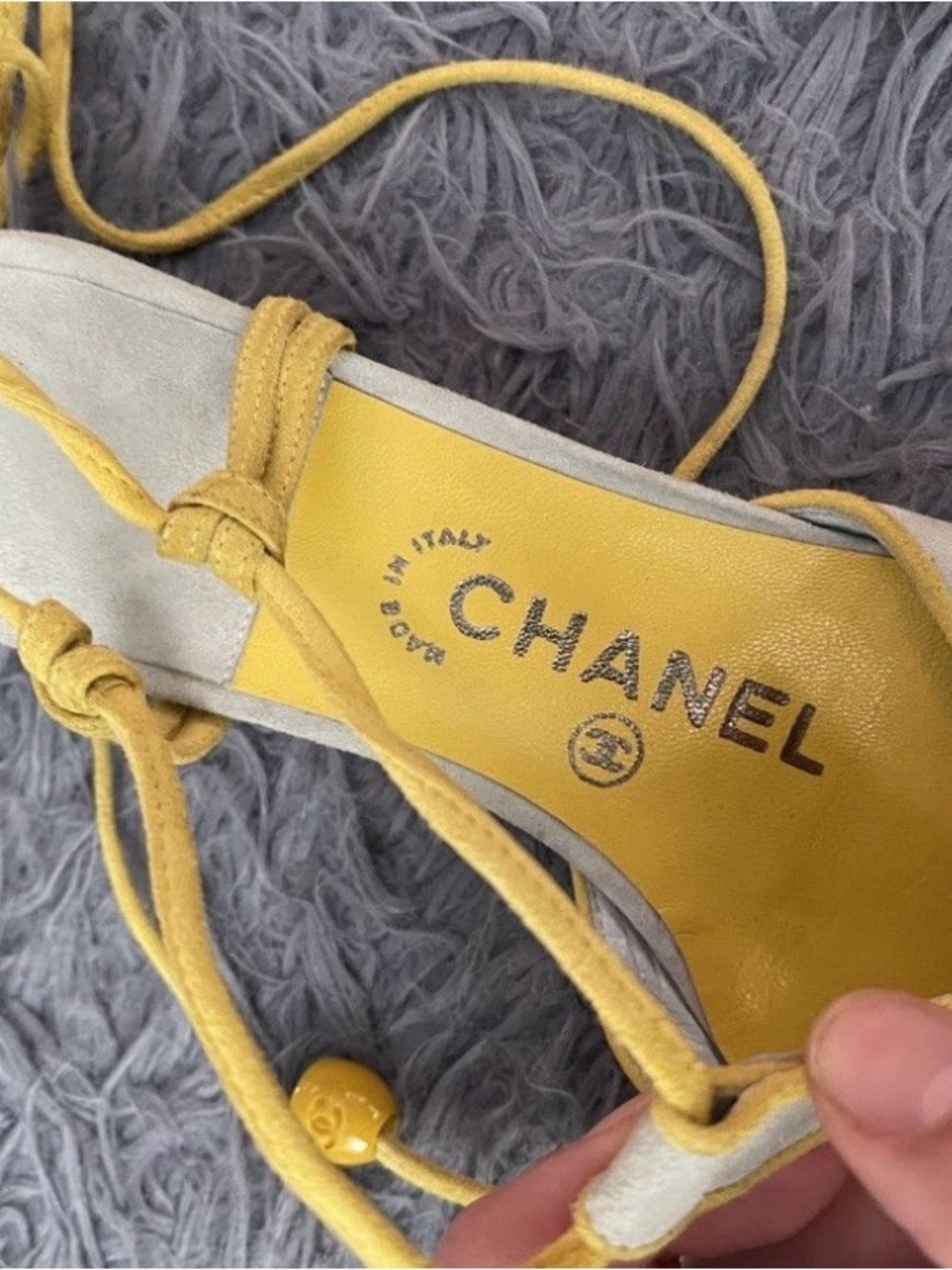 Vintage Chanel pale yellow and off-white suede lace-up flat sandals - Picture 4 of 8
